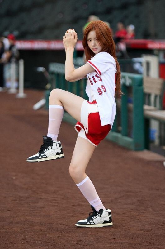 K-Pop Sensation KiiiKiii Dominates the Global Stage: From an MLB Ceremonial Pitch to Chart-Topping Success with 'WhyKiiiKiii'