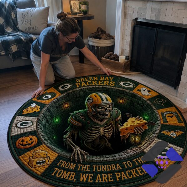 Green Bay Packers Halloween Quilted Round Rug - close-up on the skeleton and top section