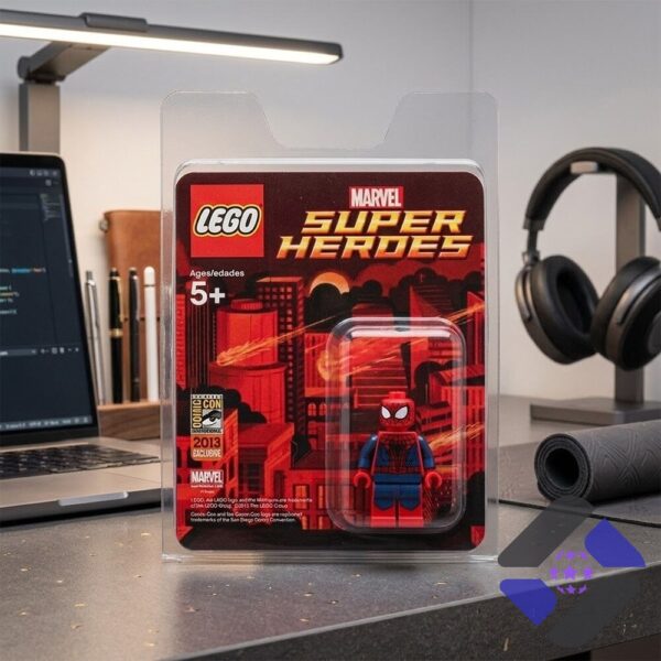 LEGO Marvel Spider-Man Super Heroes Comic Con 2013 Exclusive Minifigure Collector's Pack - close-up of top